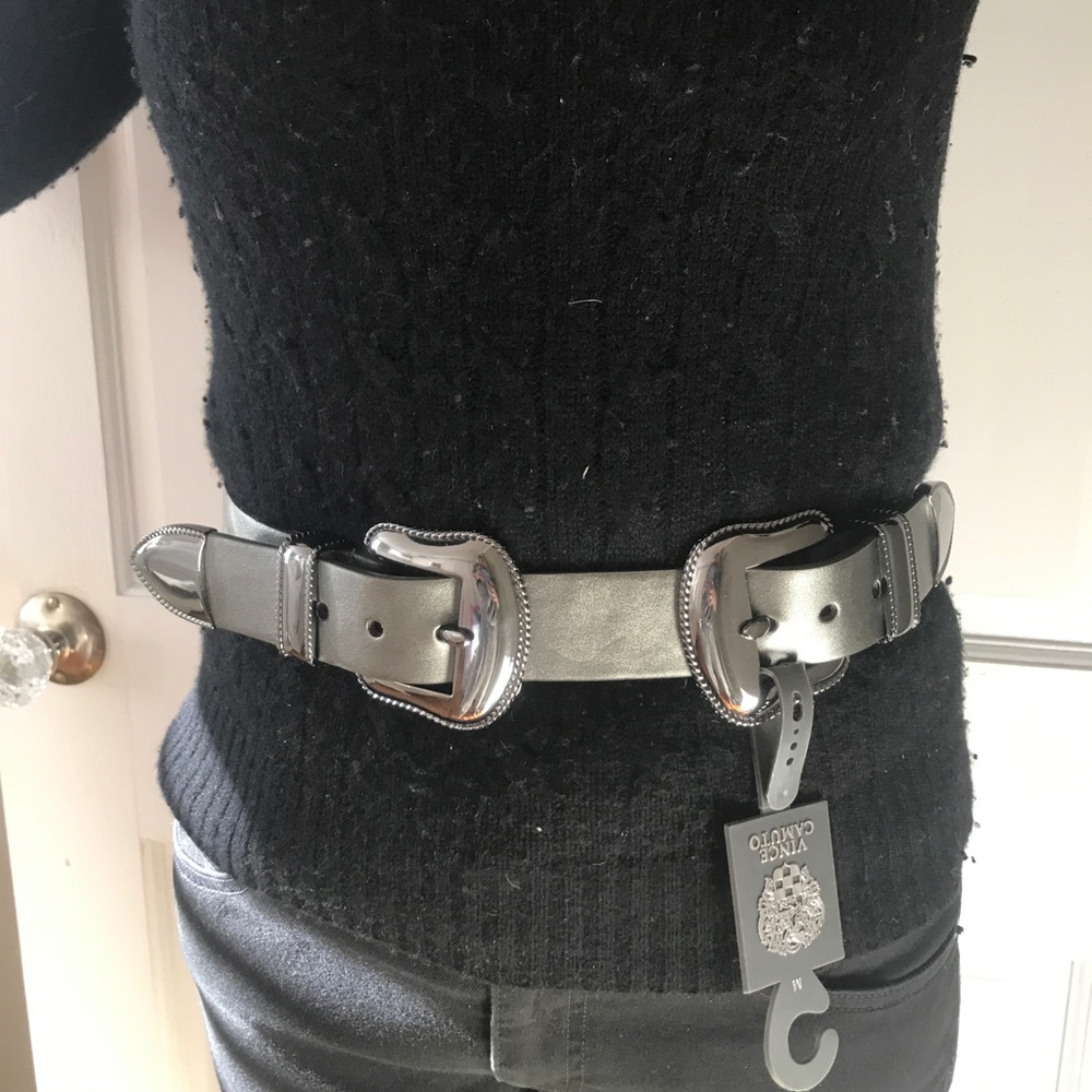 Vince Camuto double buckle belt